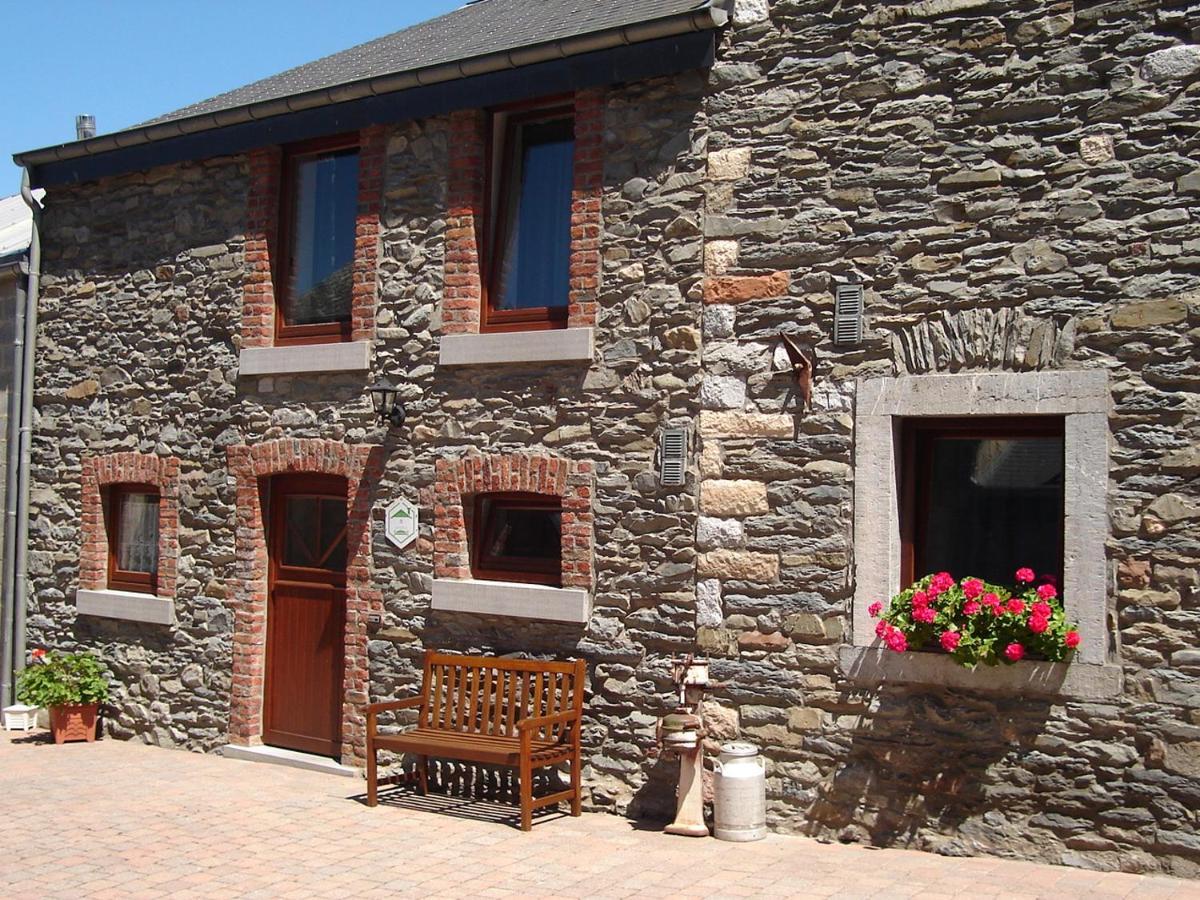 Chateau Ferme De Laval Sainte-Ode Exterior photo